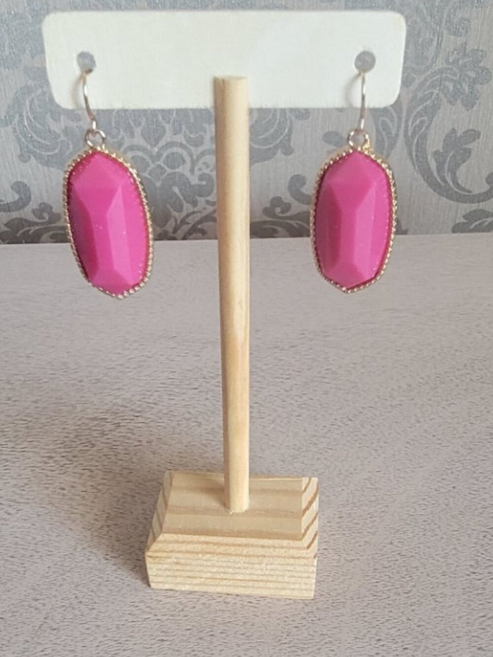 Lorelei Fuchia Gold Tone Earrings